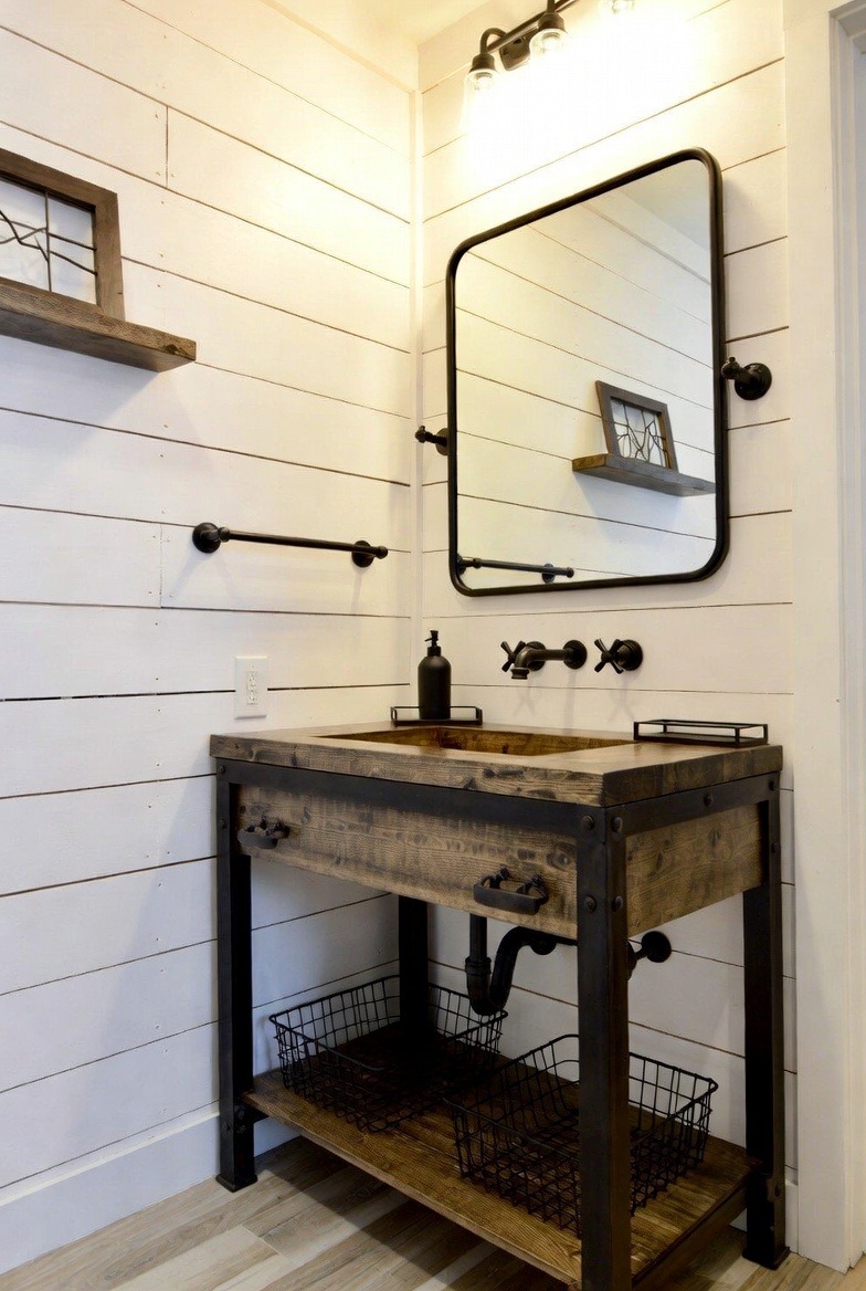 Blending Farmhouse Elements with Shiplap