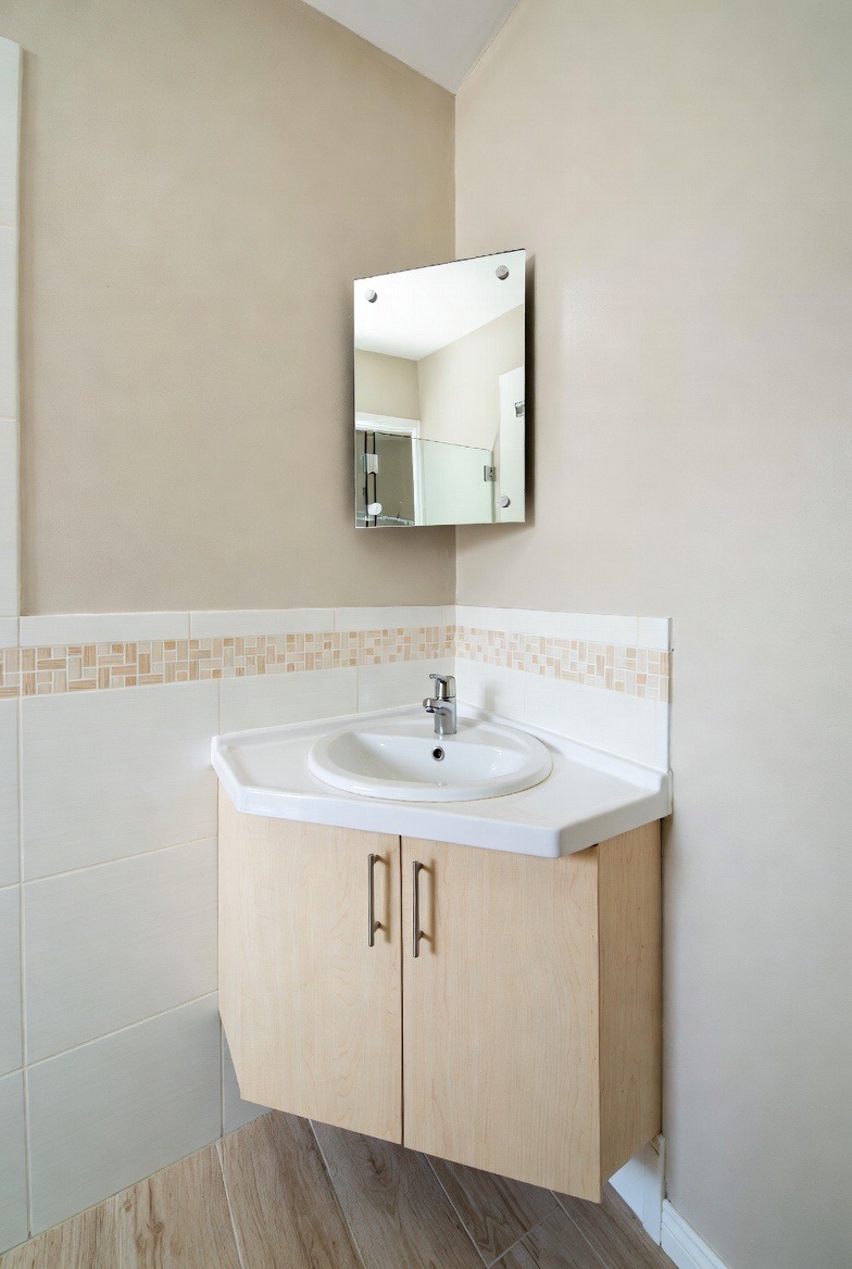 Corner Vanity for Smart Space Use