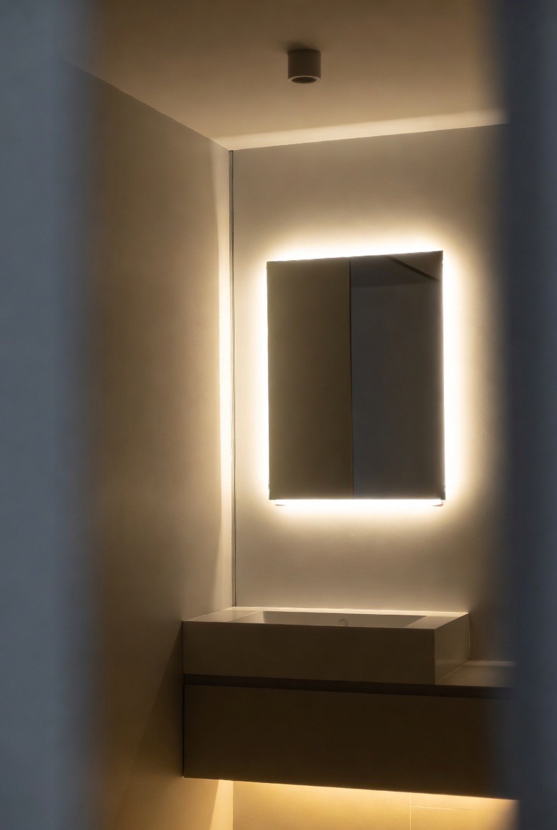 Creating Even Illumination Around the Mirror