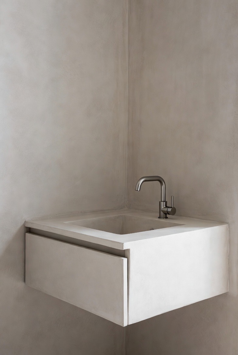 Floating Vanity with Matte Finishes