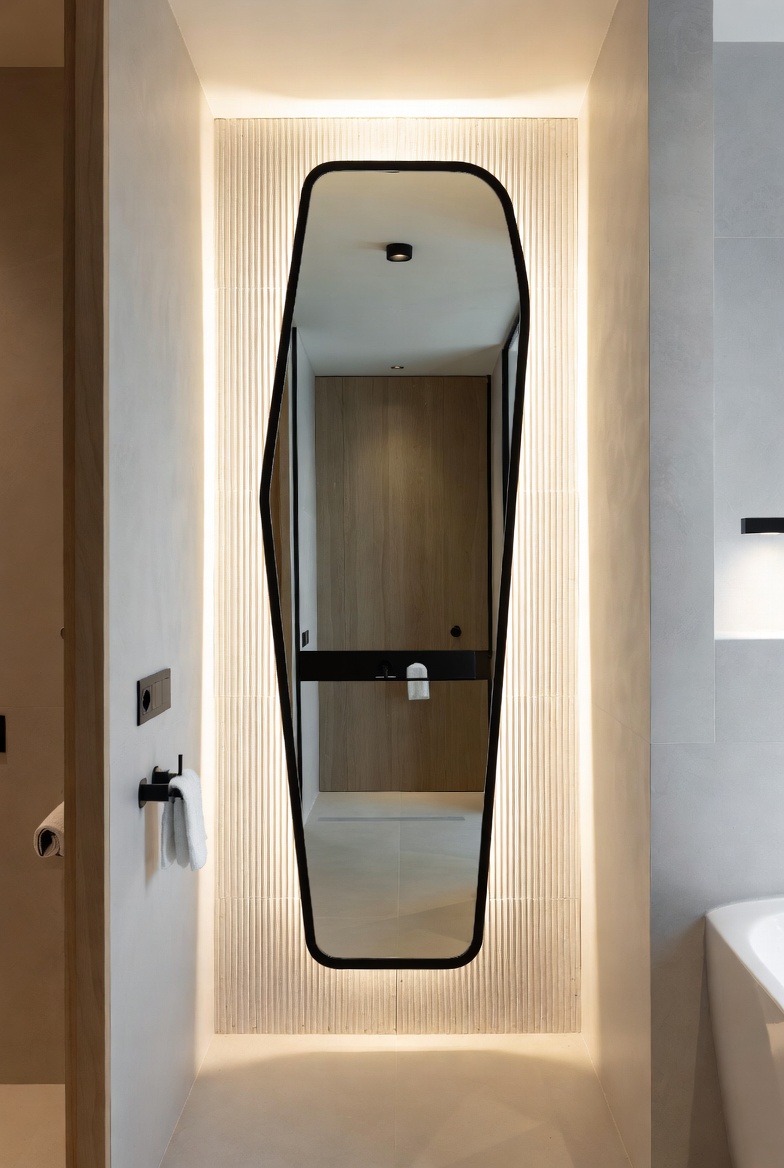 Layered Mirror Styling for Depth