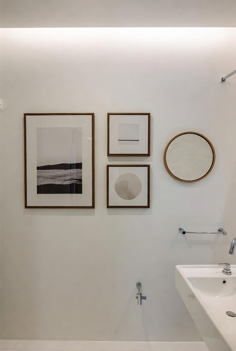 Minimalist Wall Decor for Clean Design