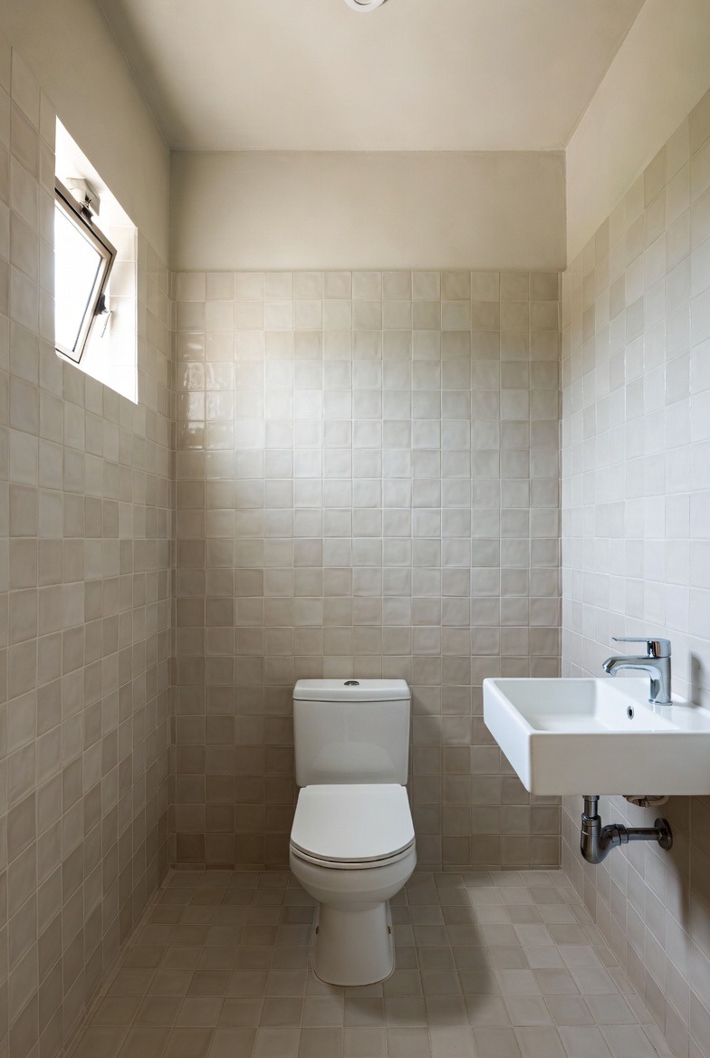 Neutral Tiles That Create a Calm Foundation