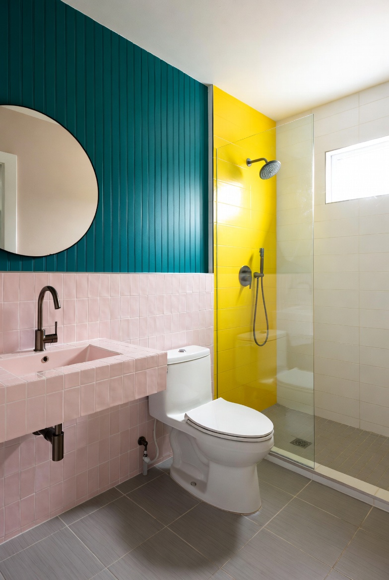 Play with Color Schemes for Personality