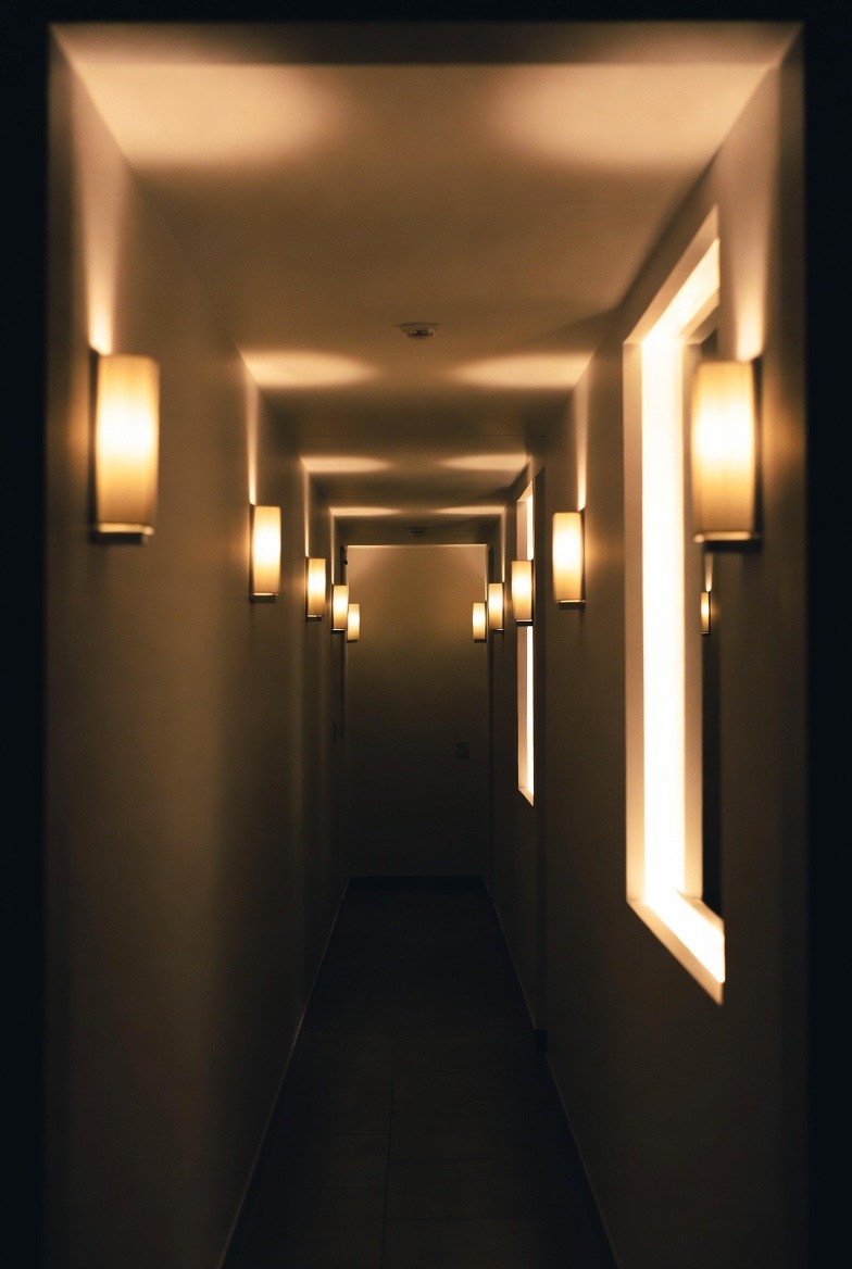 Strategic Lighting to Reduce the Tunnel Effect