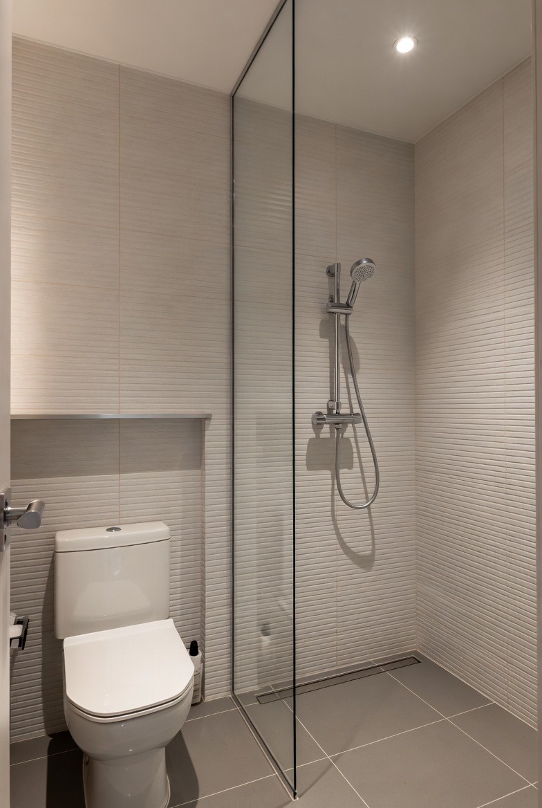 Using Horizontal Lines to Create Width