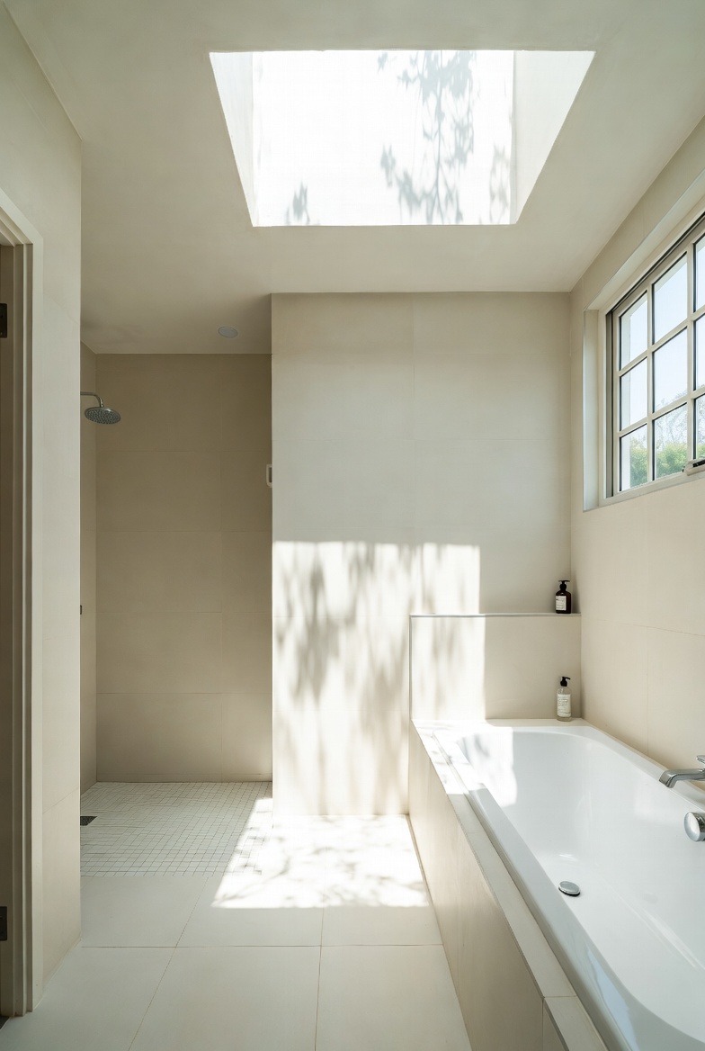 Using Light Colors to Amplify Natural Light