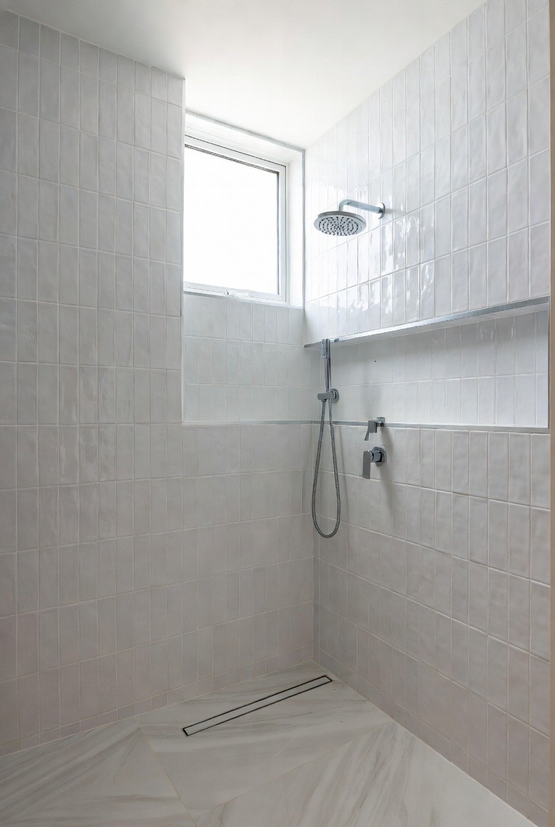 Vertical Subway Tile for a Contemporary Feel